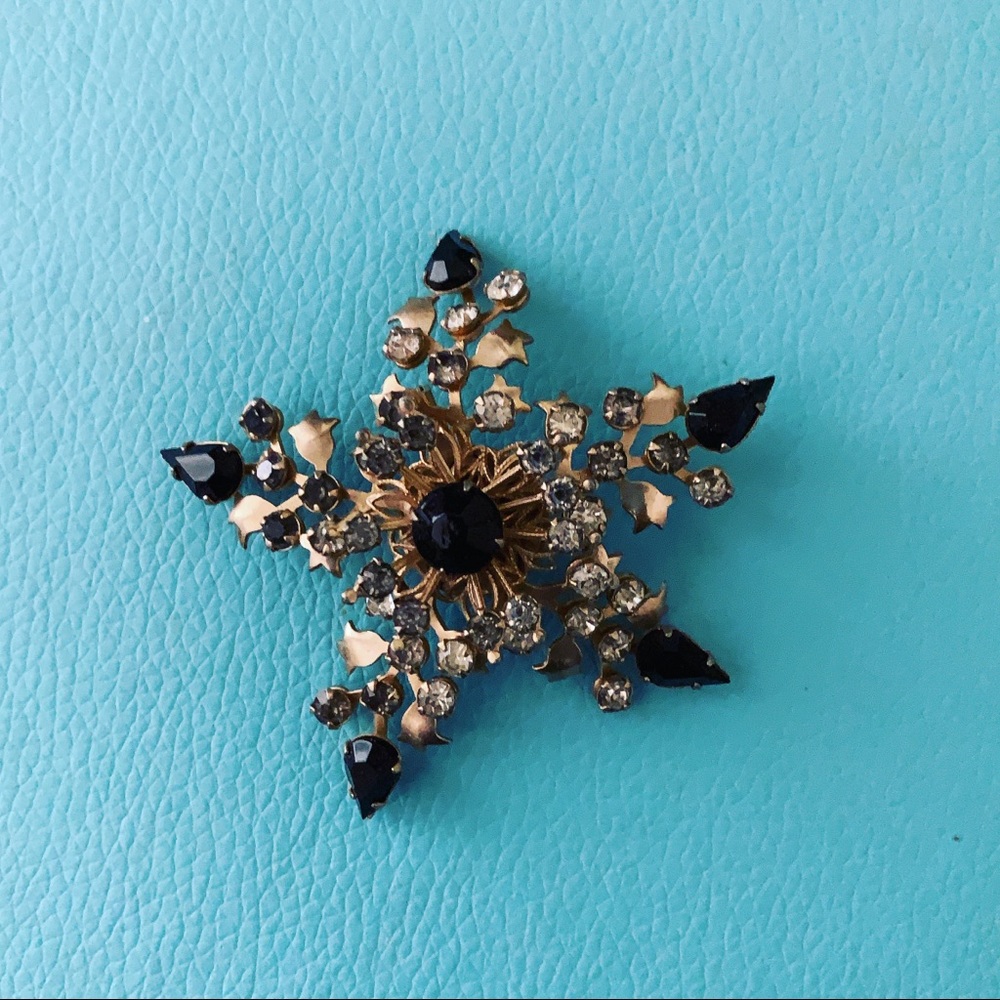 Vintage Brooch Pin Crystal Black and White Stone Antique Floral Star